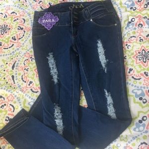 Ripped skinny jeans NWT size 9